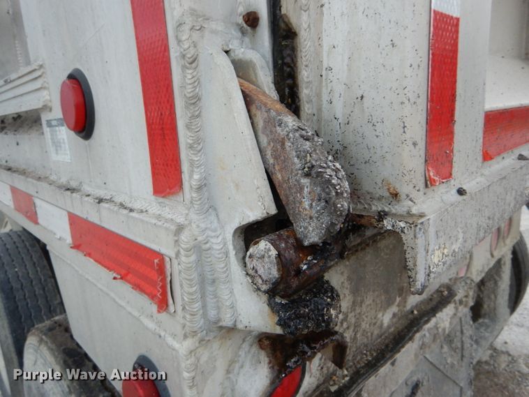 image for item DE8490 2000 Summit AD26 end dump trailer