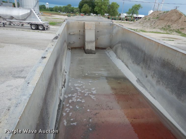 image for item DE8490 2000 Summit AD26 end dump trailer