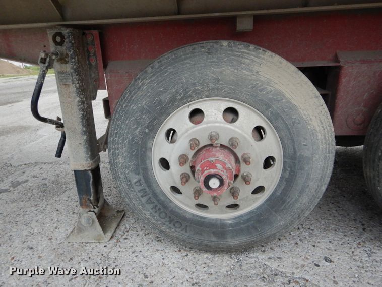 image for item DE8490 2000 Summit AD26 end dump trailer