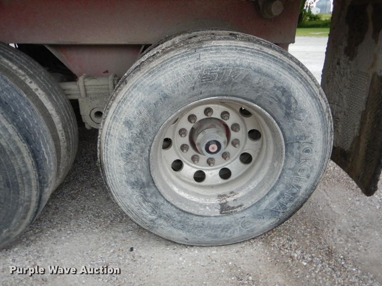 image for item DE8490 2000 Summit AD26 end dump trailer