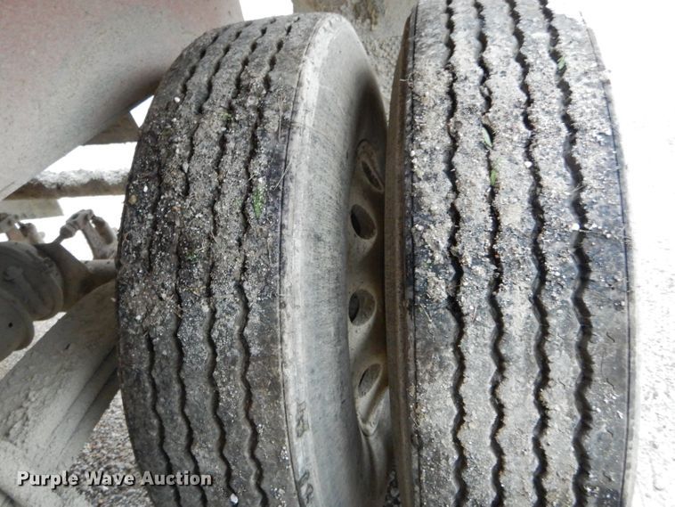 image for item DE8490 2000 Summit AD26 end dump trailer