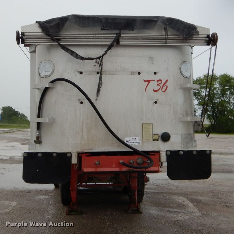 image for item DE8491 2000 Summit end dump trailer