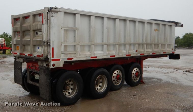 image for item DE8491 2000 Summit end dump trailer