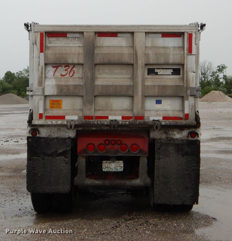 image for item DE8491 2000 Summit end dump trailer