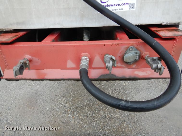 image for item DE8491 2000 Summit end dump trailer
