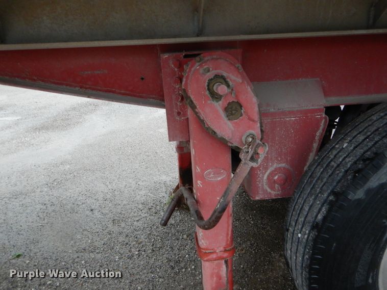 image for item DE8491 2000 Summit end dump trailer
