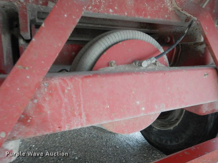 image for item DE8491 2000 Summit end dump trailer