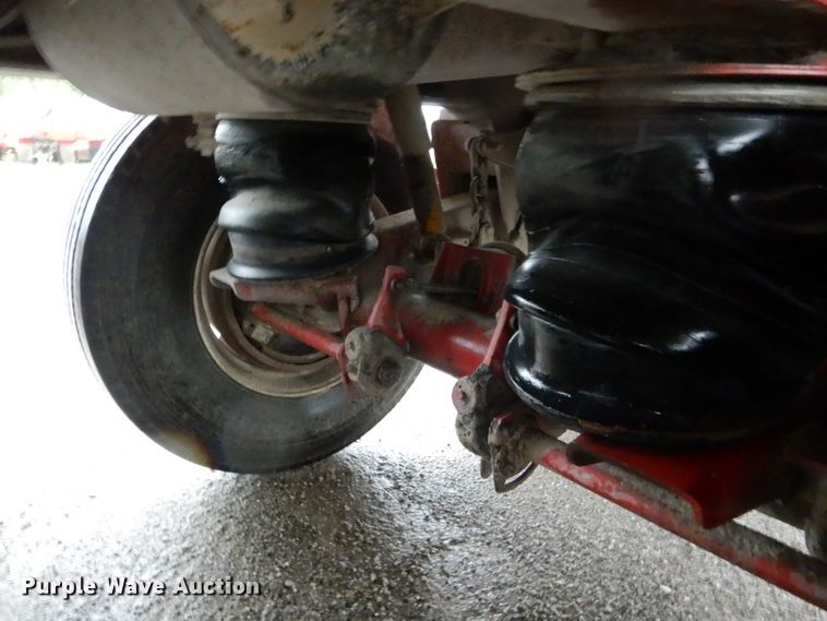 image for item DE8491 2000 Summit end dump trailer