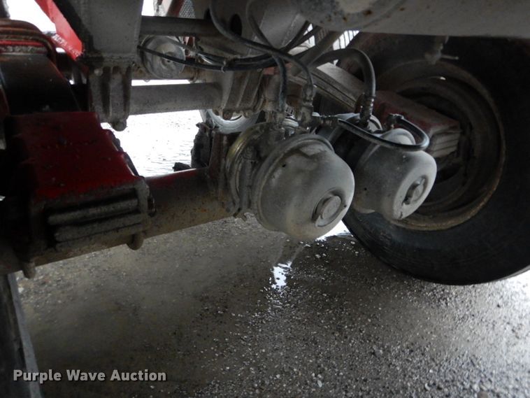 image for item DE8491 2000 Summit end dump trailer