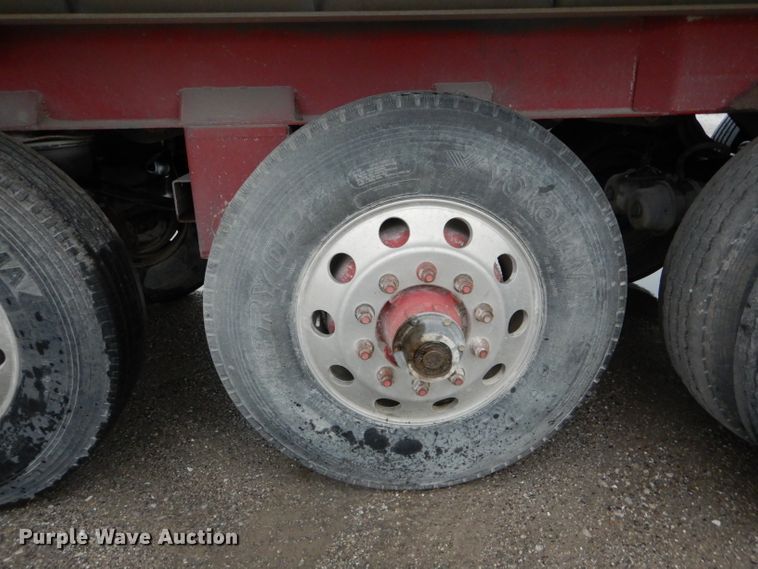 image for item DE8491 2000 Summit end dump trailer