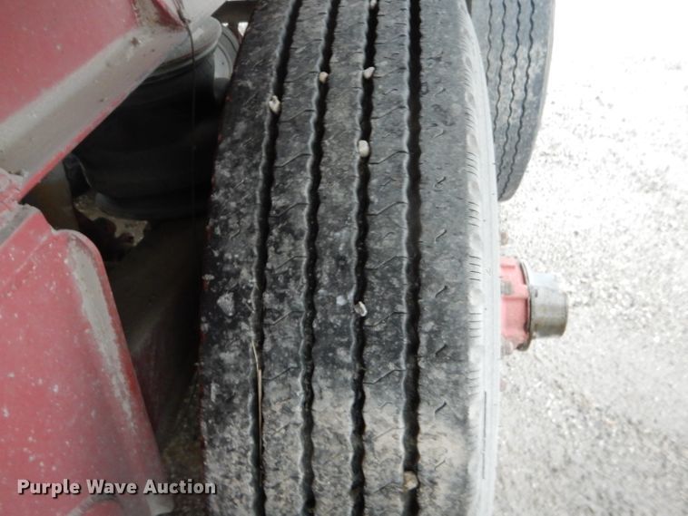 image for item DE8491 2000 Summit end dump trailer