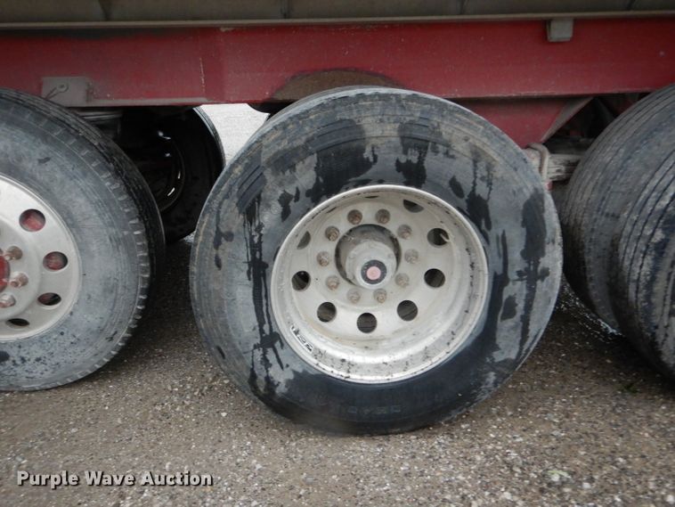 image for item DE8491 2000 Summit end dump trailer