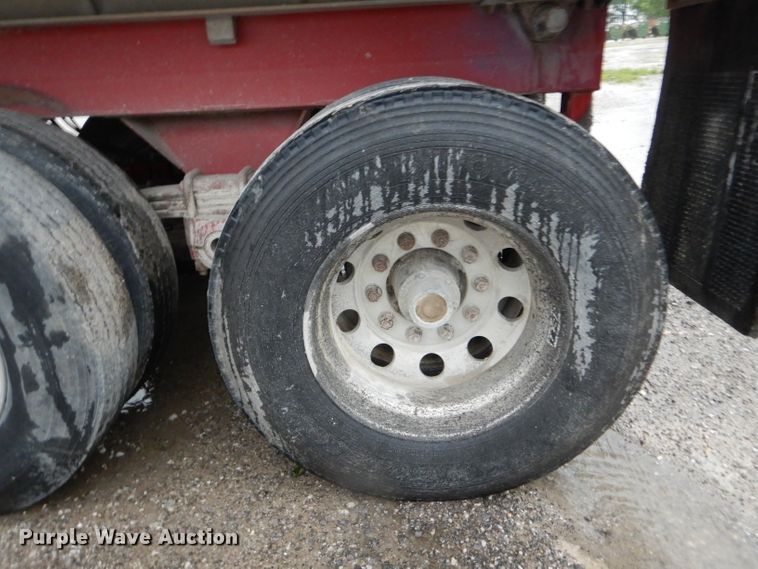 image for item DE8491 2000 Summit end dump trailer