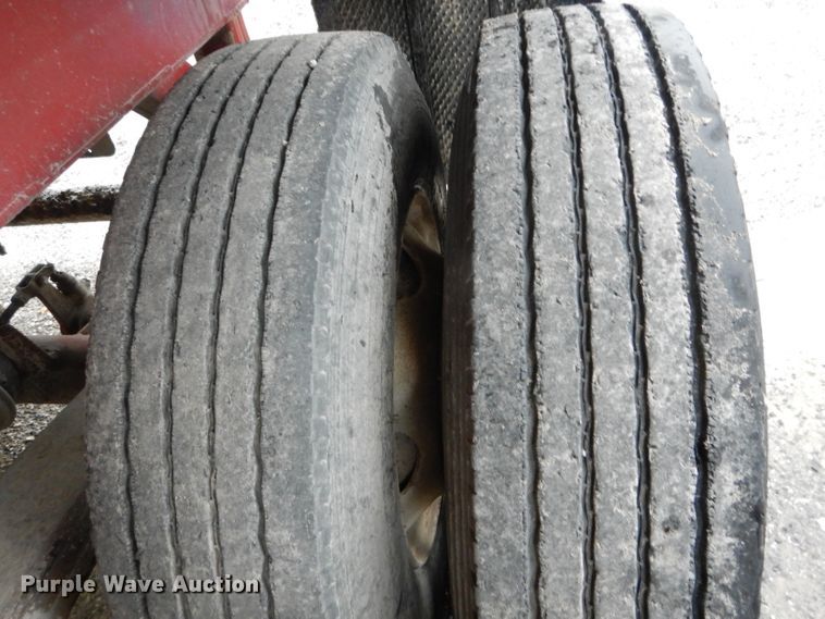 image for item DE8491 2000 Summit end dump trailer