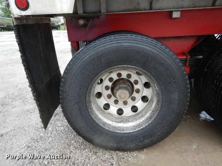 image for item DE8491 2000 Summit end dump trailer