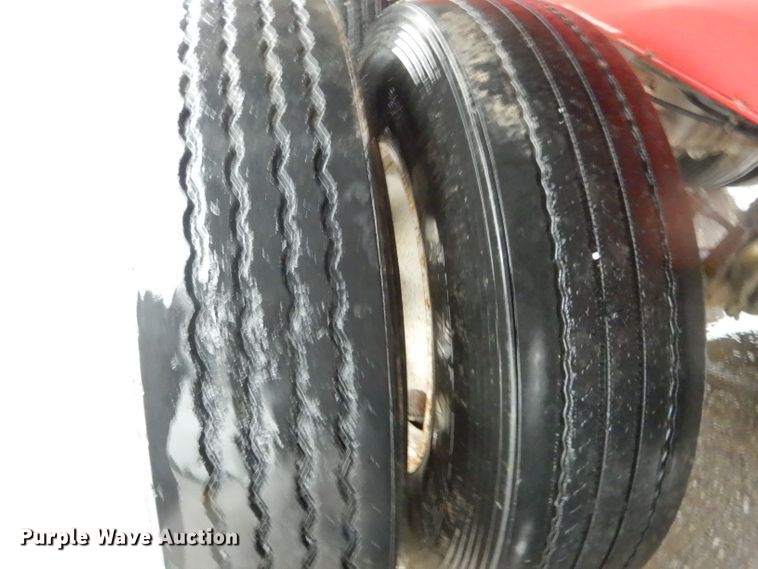 image for item DE8491 2000 Summit end dump trailer