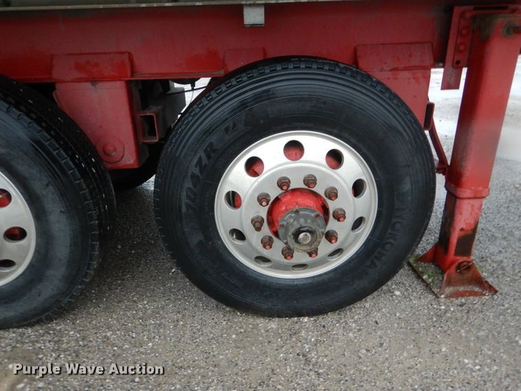 image for item DE8491 2000 Summit end dump trailer