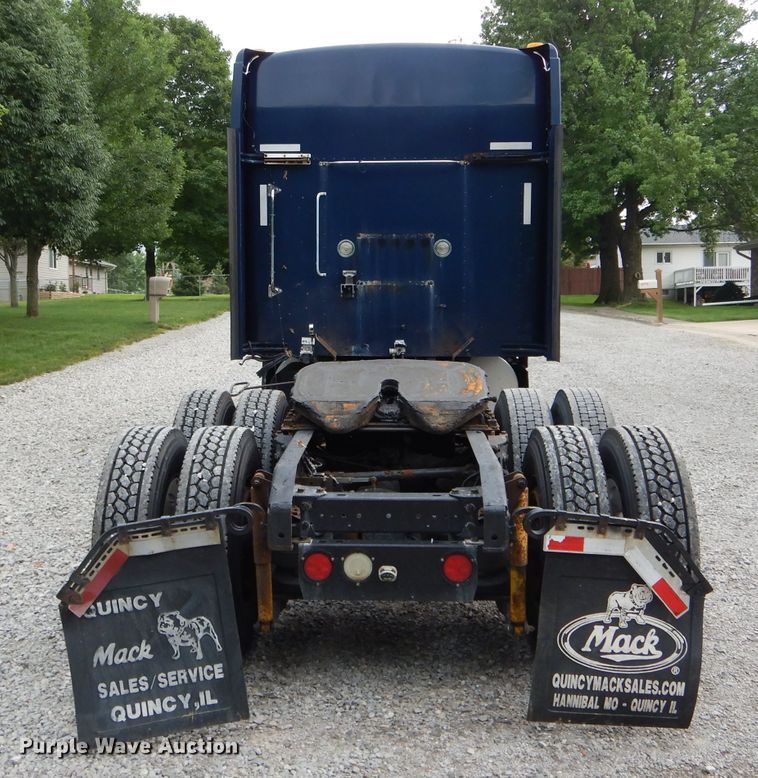 image for item DE8514 2007 Kenworth T600 semi truck