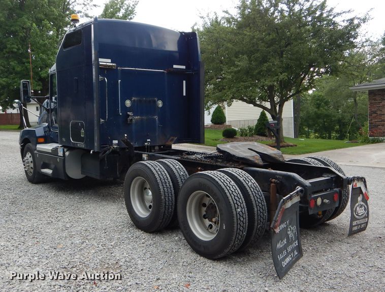 image for item DE8514 2007 Kenworth T600 semi truck