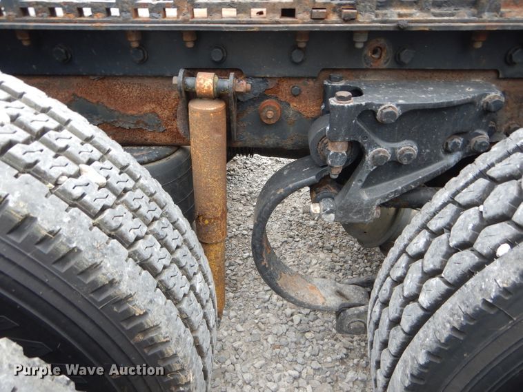 image for item DE8514 2007 Kenworth T600 semi truck