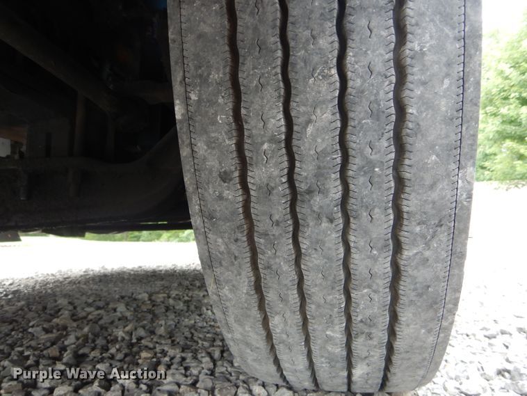 image for item DE8514 2007 Kenworth T600 semi truck