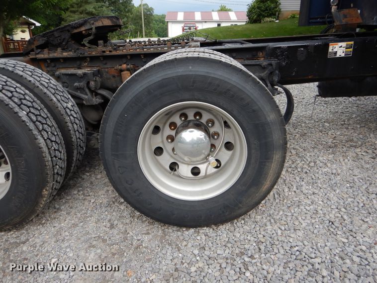 image for item DE8514 2007 Kenworth T600 semi truck