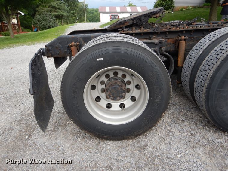 image for item DE8514 2007 Kenworth T600 semi truck