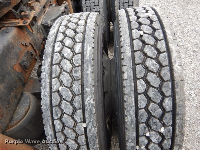 image for item DE8514 2007 Kenworth T600 semi truck