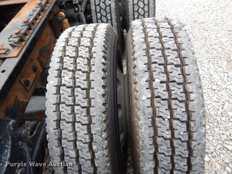 image for item DE8514 2007 Kenworth T600 semi truck