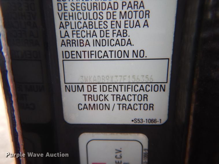 image for item DE8514 2007 Kenworth T600 semi truck