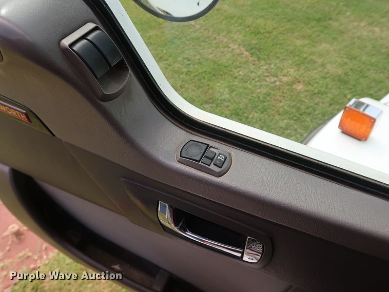 image for item DG4076 2011 Kenworth T800 semi truck