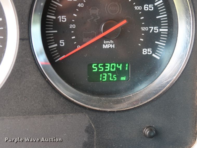 image for item DG4076 2011 Kenworth T800 semi truck