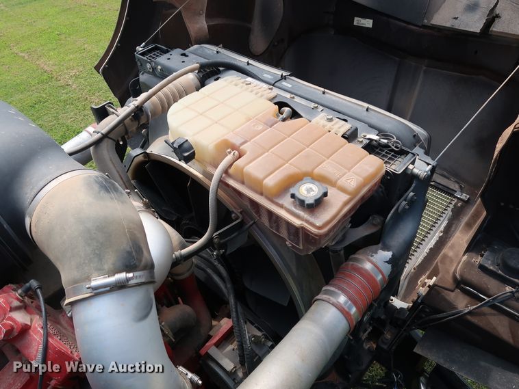 image for item DG4076 2011 Kenworth T800 semi truck