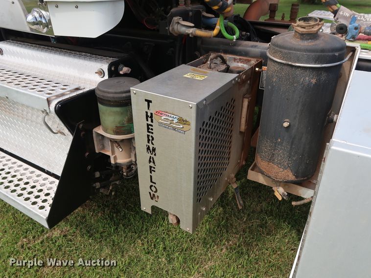 image for item DG4076 2011 Kenworth T800 semi truck