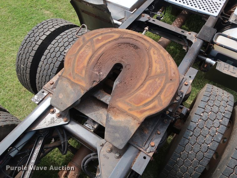 image for item DG4076 2011 Kenworth T800 semi truck