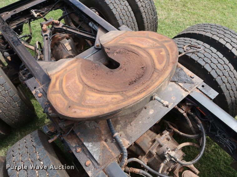 image for item DG4076 2011 Kenworth T800 semi truck