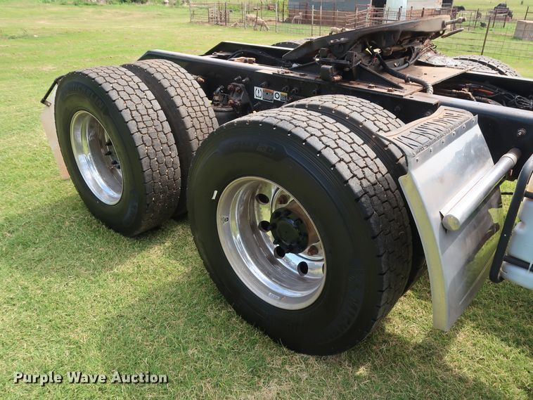 image for item DG4076 2011 Kenworth T800 semi truck