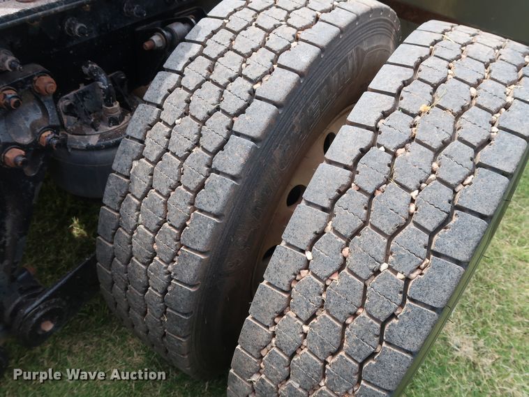 image for item DG4076 2011 Kenworth T800 semi truck