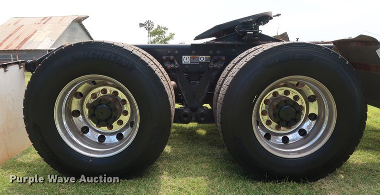 image for item DG4076 2011 Kenworth T800 semi truck