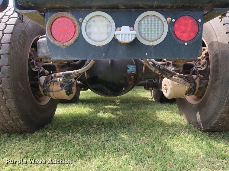 image for item DG4076 2011 Kenworth T800 semi truck