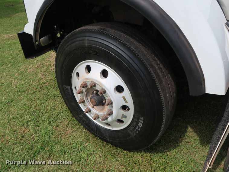 image for item DG4076 2011 Kenworth T800 semi truck