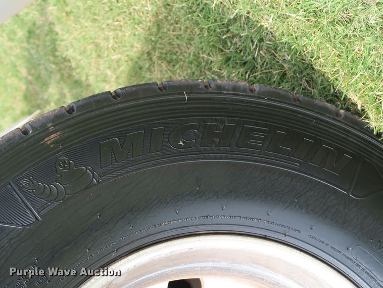 image for item DG4076 2011 Kenworth T800 semi truck