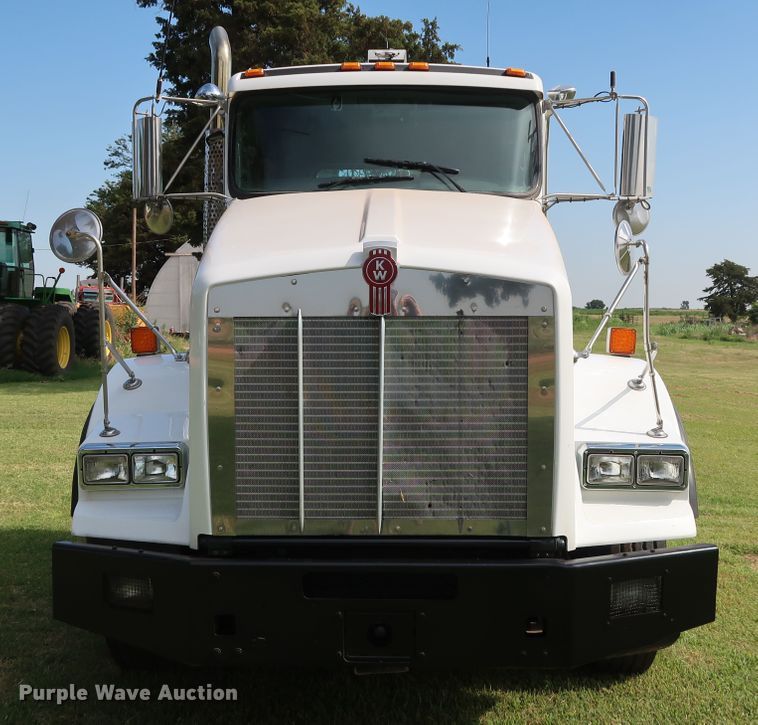 image for item DG4077 2012 Kenworth T800 semi truck