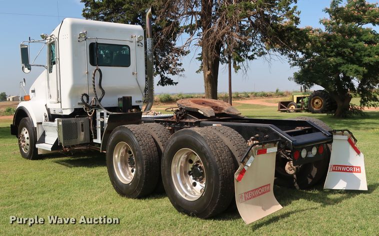 image for item DG4077 2012 Kenworth T800 semi truck