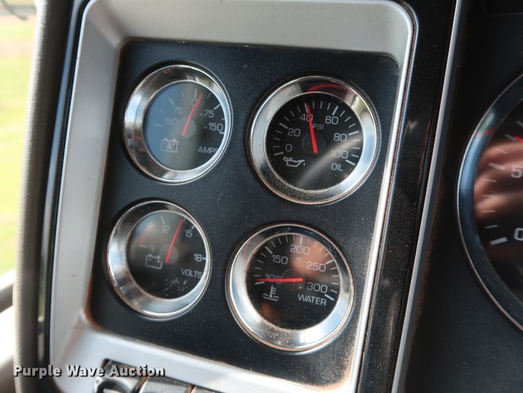 image for item DG4077 2012 Kenworth T800 semi truck