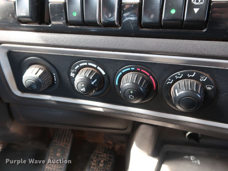 image for item DG4077 2012 Kenworth T800 semi truck