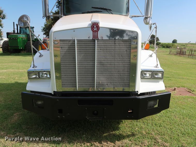 image for item DG4077 2012 Kenworth T800 semi truck
