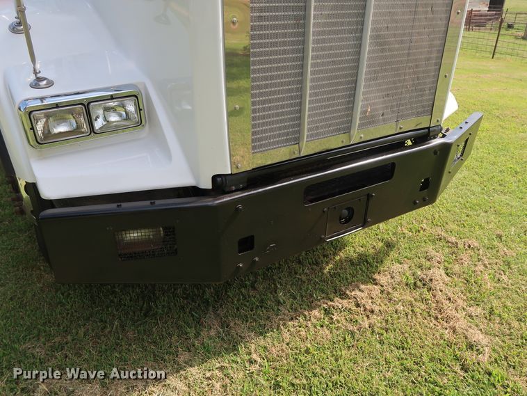 image for item DG4077 2012 Kenworth T800 semi truck
