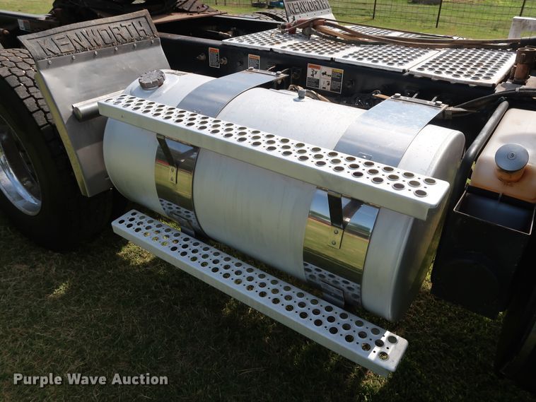 image for item DG4077 2012 Kenworth T800 semi truck