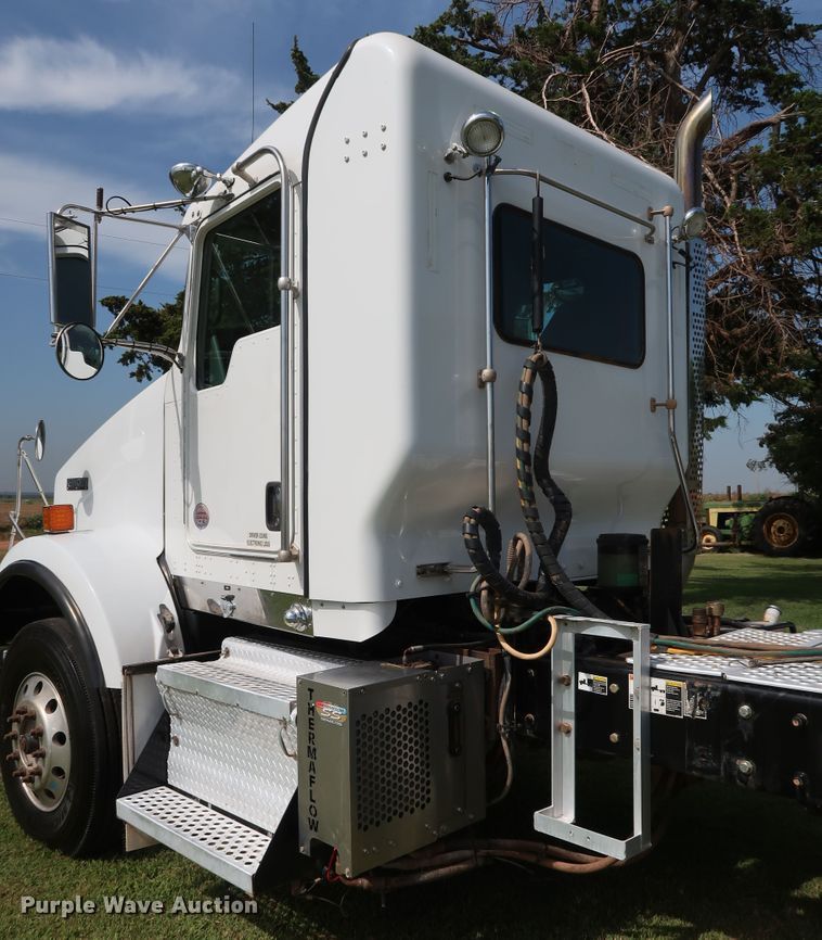 image for item DG4077 2012 Kenworth T800 semi truck